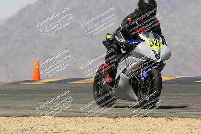 media/Apr-10-2022-SoCal Trackdays (Sun) [[f104b12566]]/Turn 9 (130pm)/